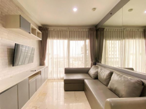 Cozy Stay and Serene Designed 2BR at Braga City Walk Apartment By Travelio